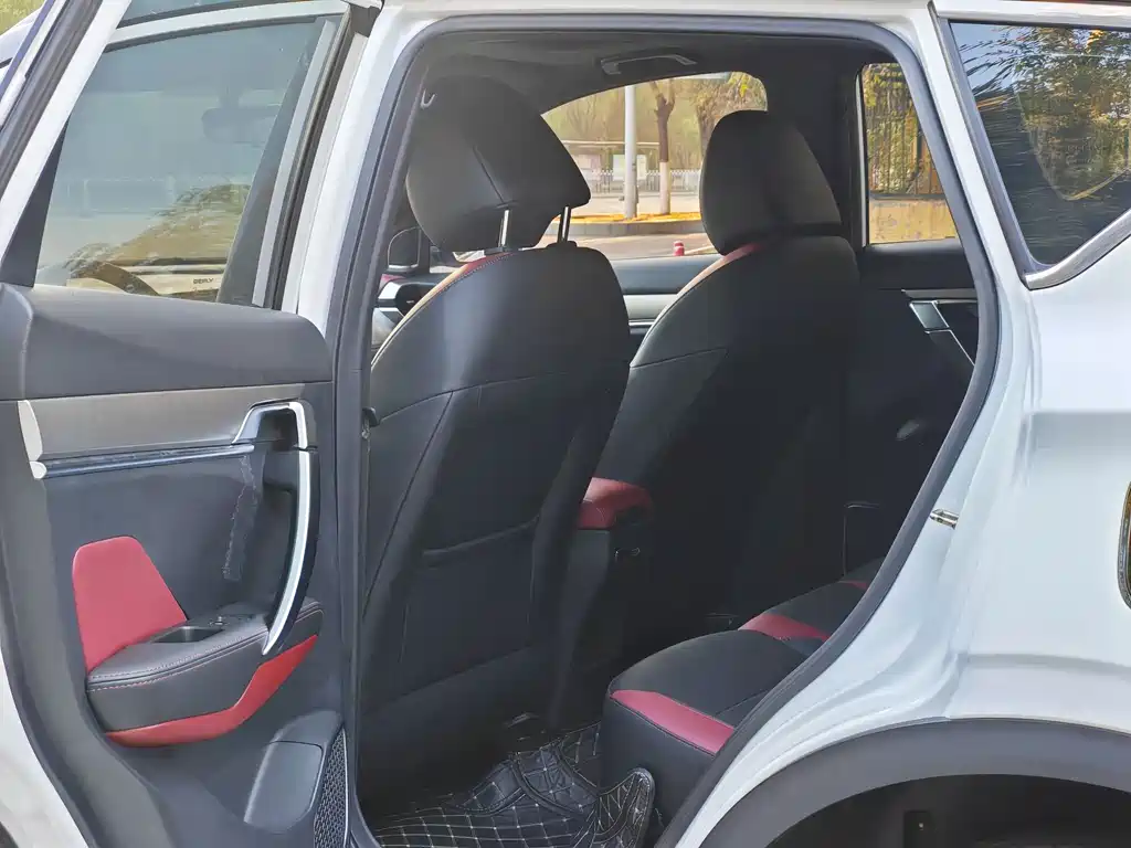 Geely Binyue — миниатюра 14