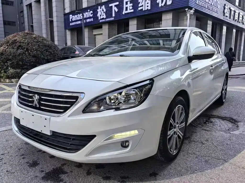 Peugeot 408 2015