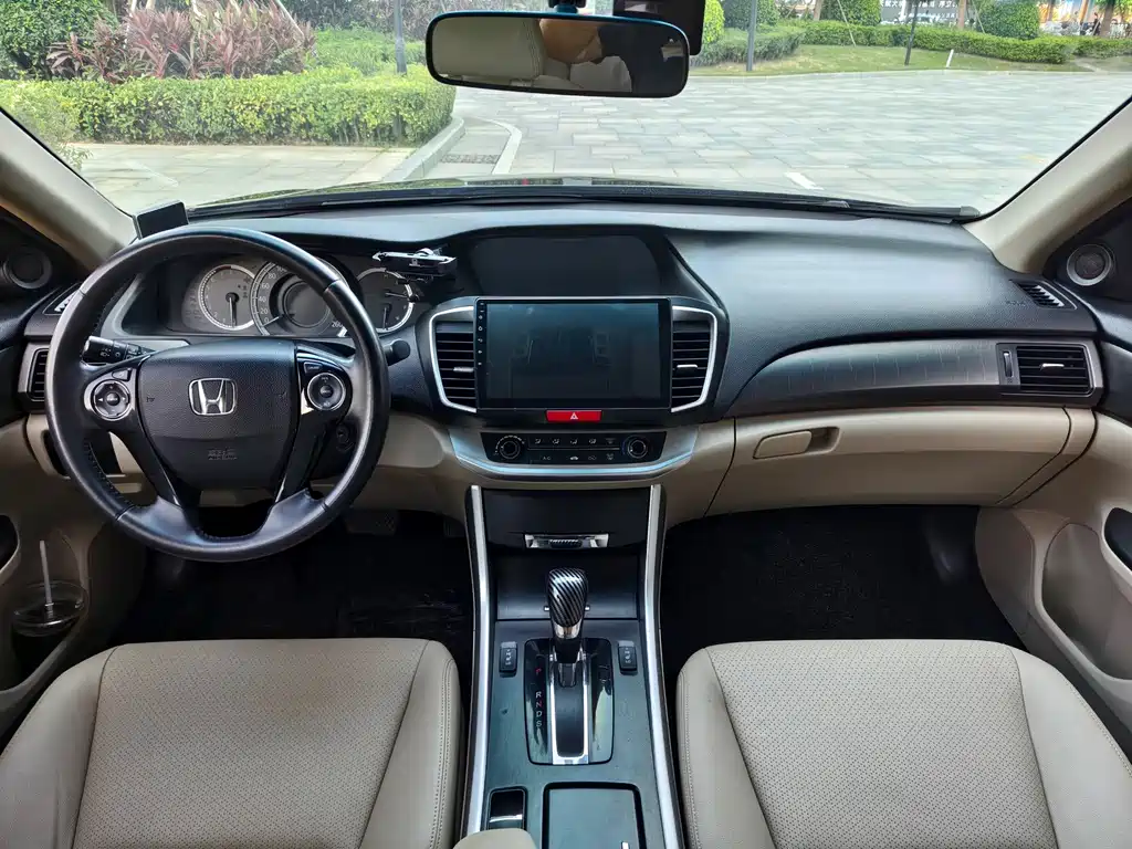 Honda Accord — миниатюра 5