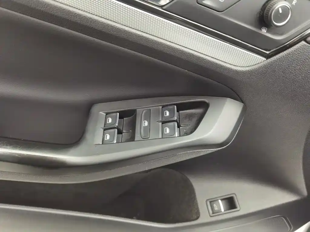 Volkswagen Sagitar — миниатюра 9