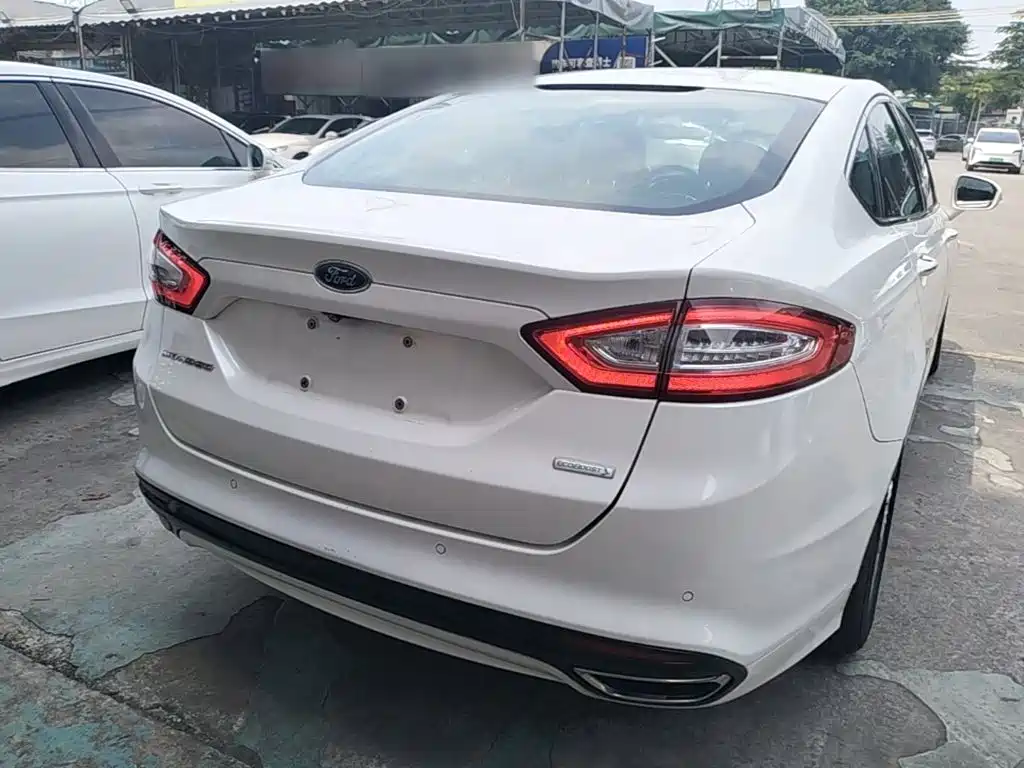 Ford Mondeo — миниатюра 6