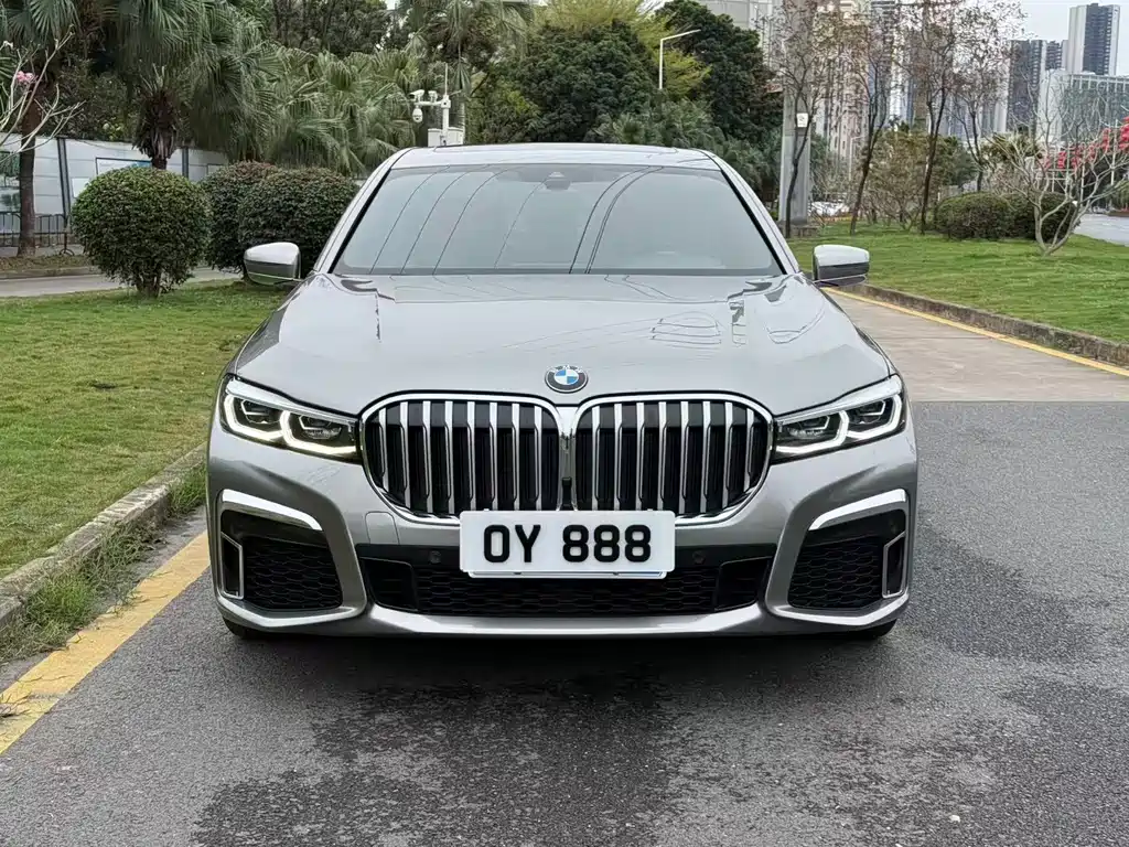 BMW 7 Series — миниатюра 2