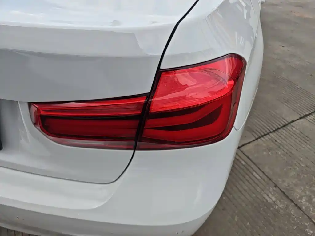 BMW 3 Series — миниатюра 8