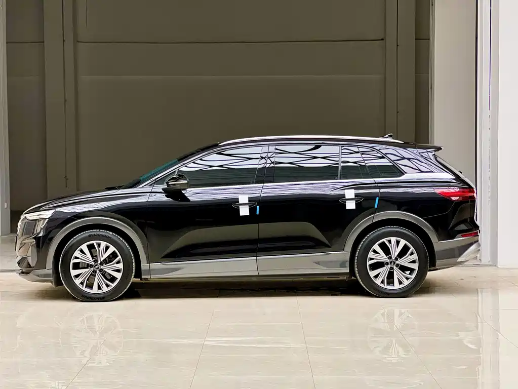 Audi Q5 e-tron — миниатюра 10