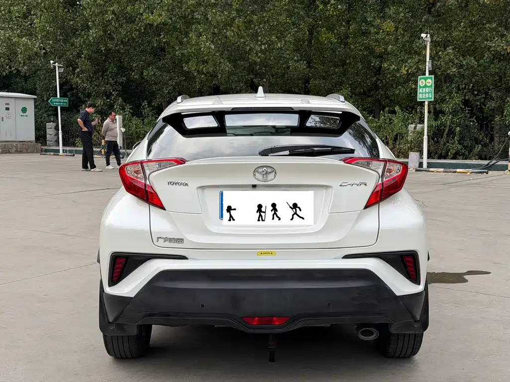 Toyota C-HR — миниатюра 8