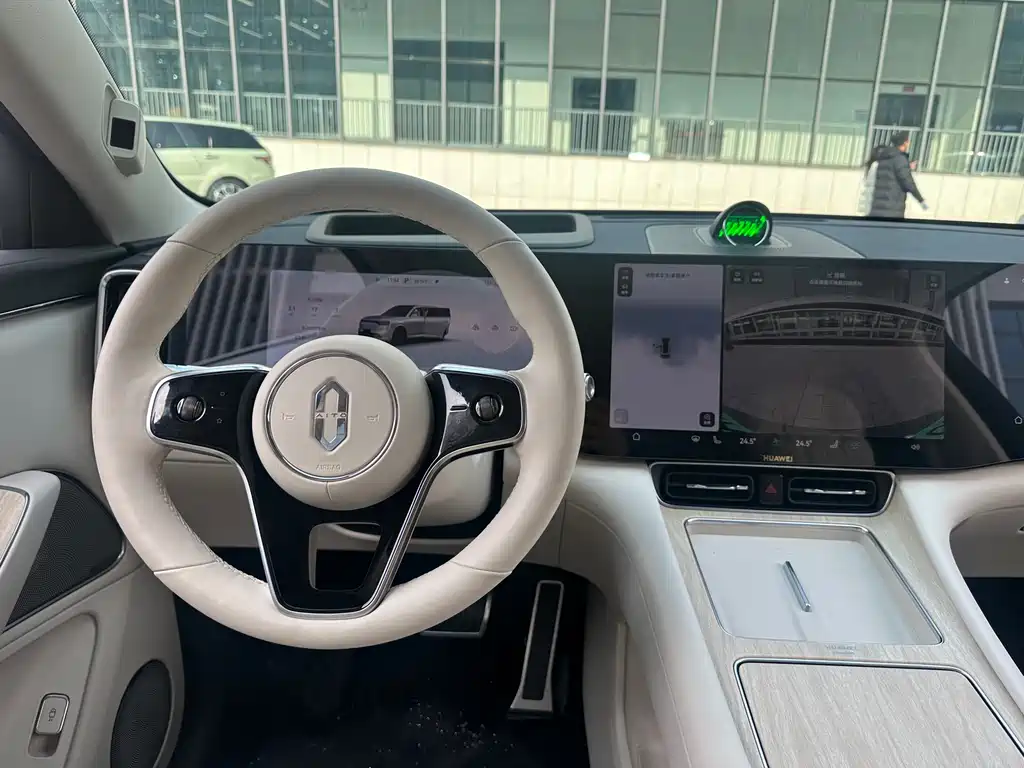 AITO ASK THE WORLD M8