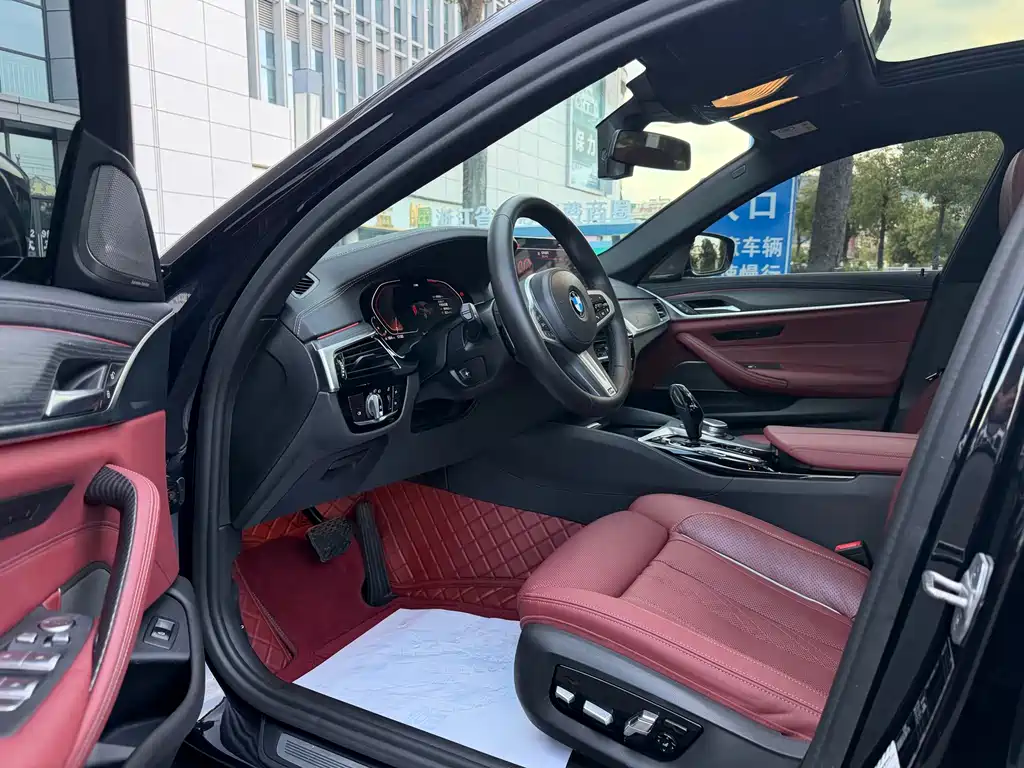 BMW 5 Series — миниатюра 6
