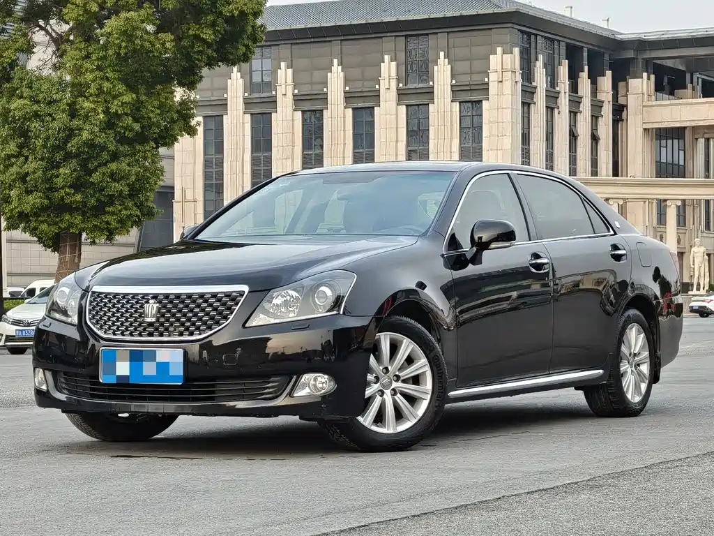 Купить Toyota Crown