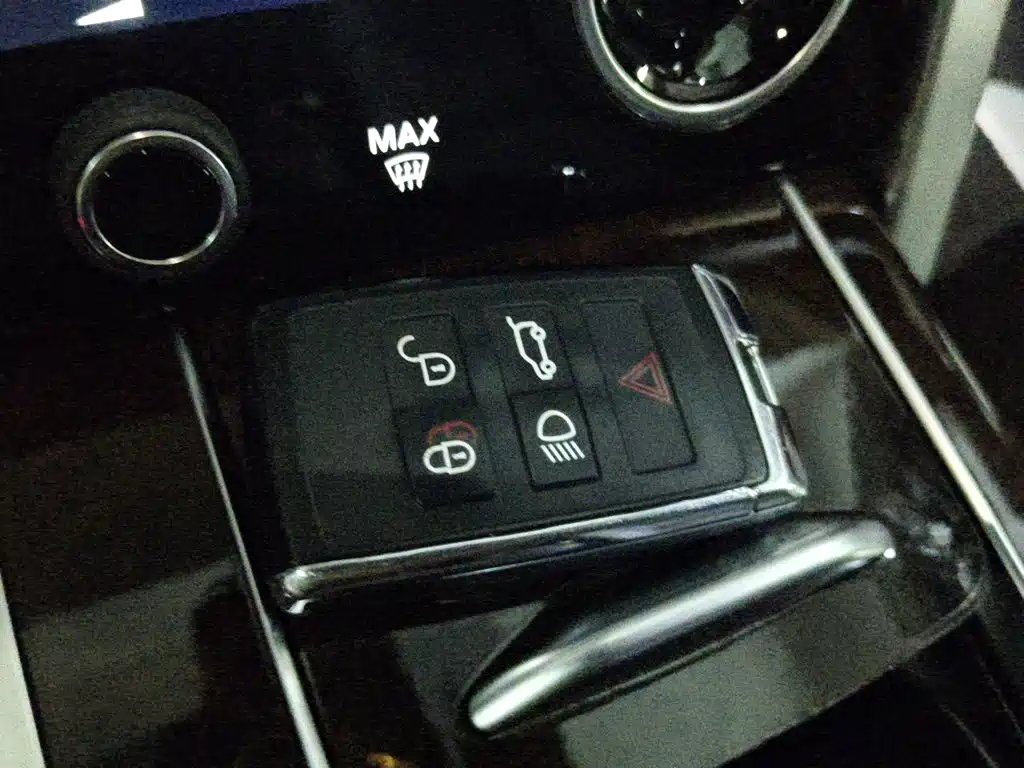 Land Rover Range Rover — миниатюра 12