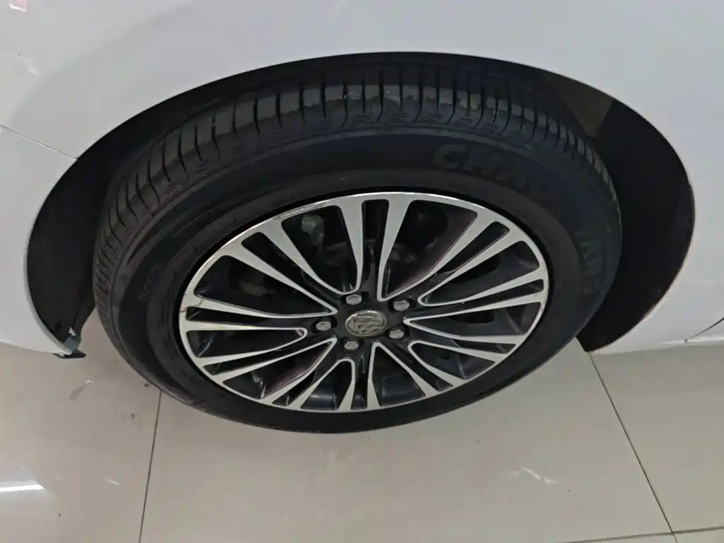 Buick Excelle — миниатюра 23