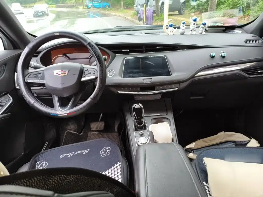 Cadillac XT4 — миниатюра 13