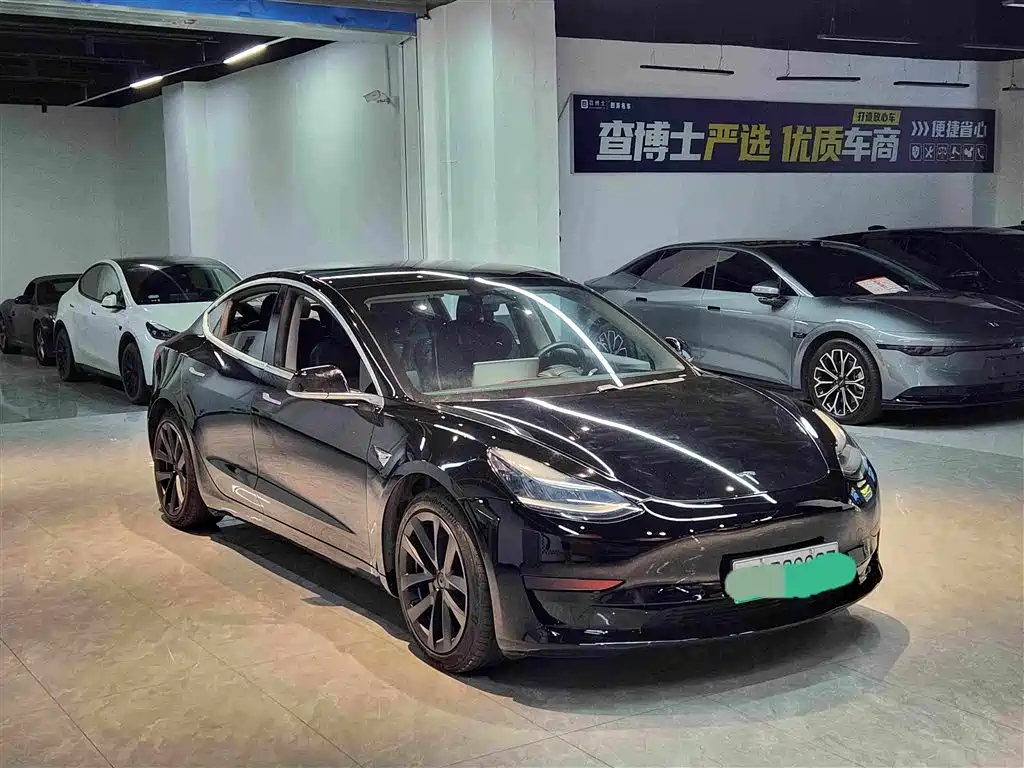 Tesla Model 3 — миниатюра 3