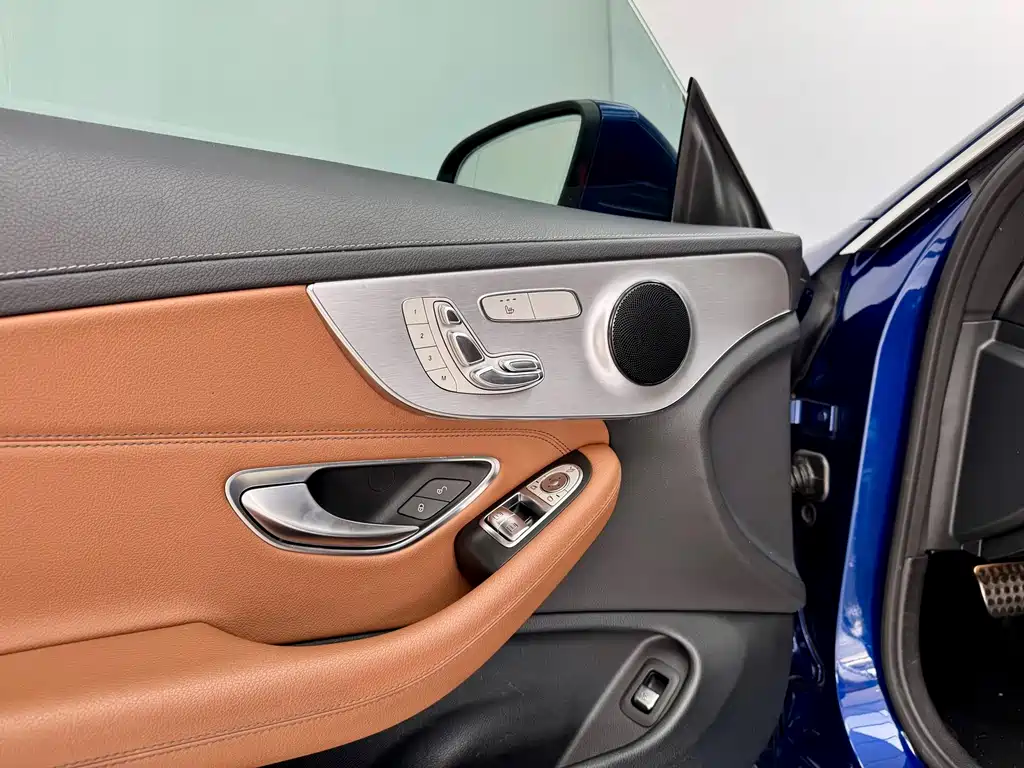 Mercedes-Benz C-Class (Import) — миниатюра 8