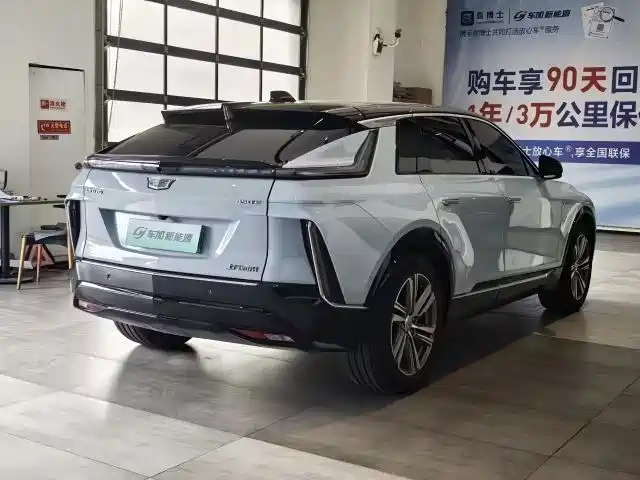 Cadillac IQ 2022 Luxury