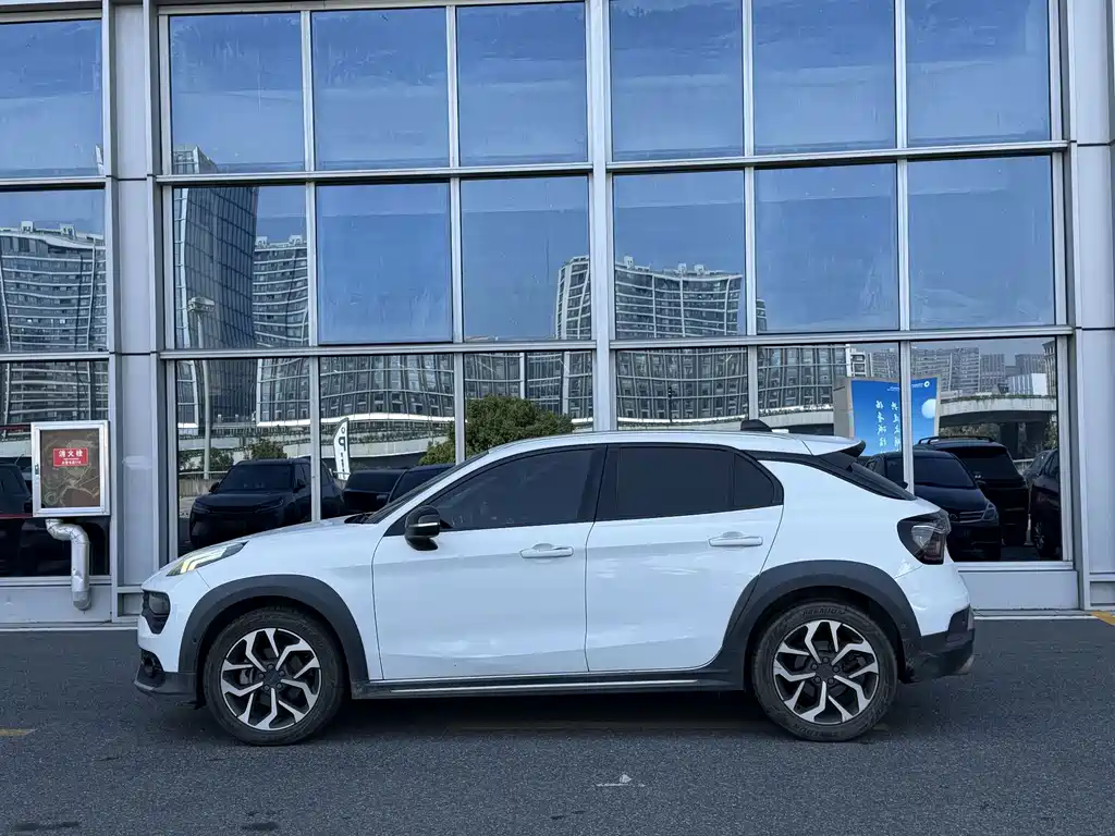 Lynk & Co 02 — миниатюра 3