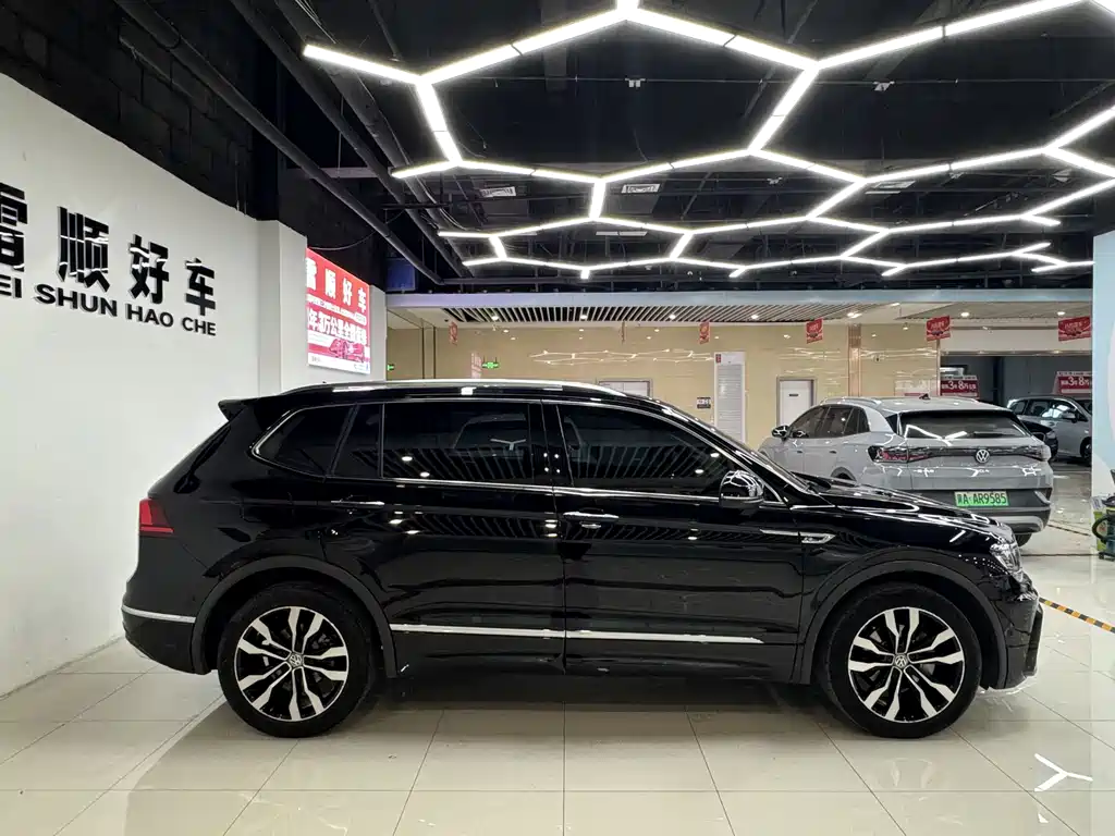 Volkswagen Tiguan L — миниатюра 4