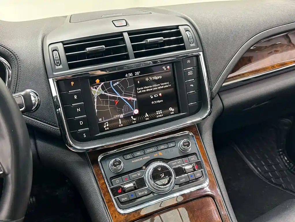Lincoln Continental — миниатюра 14