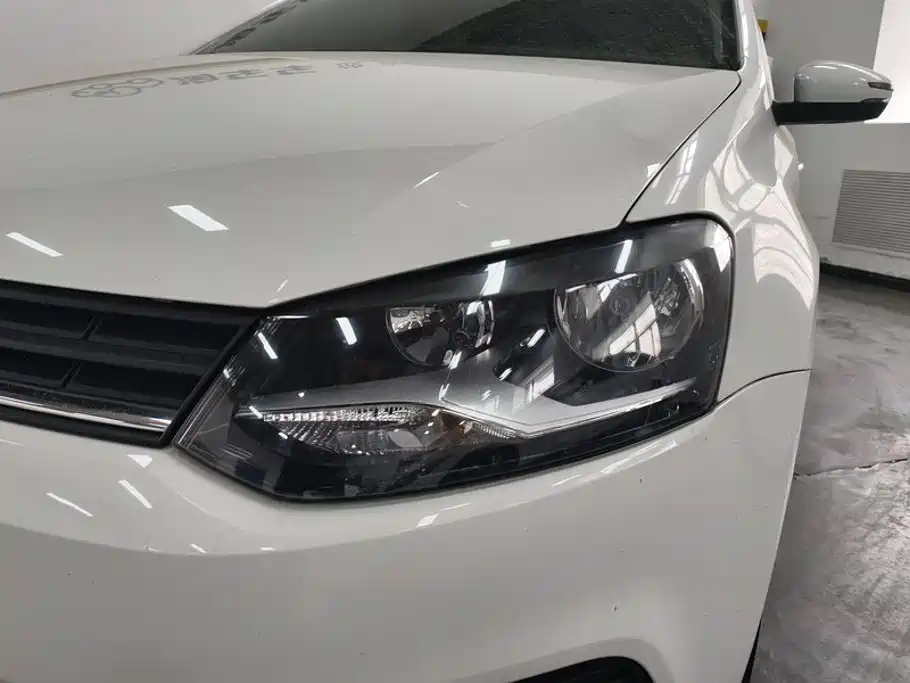 Volkswagen Polo 2018 1.5L AT