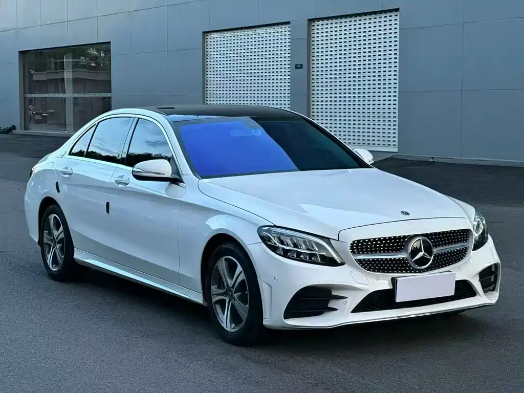 Mercedes-Benz C-Class — миниатюра 3