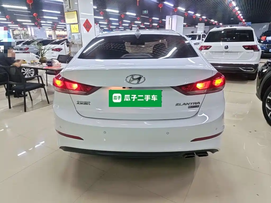 Hyundai Elantra — миниатюра 6