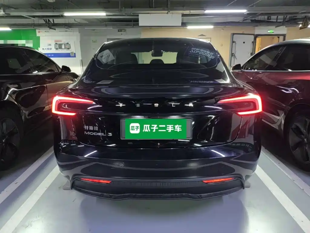Tesla Model 3 — миниатюра 6