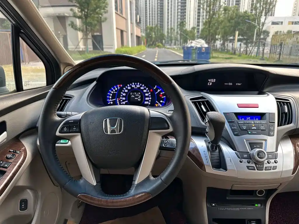 Honda Odyssey — миниатюра 8