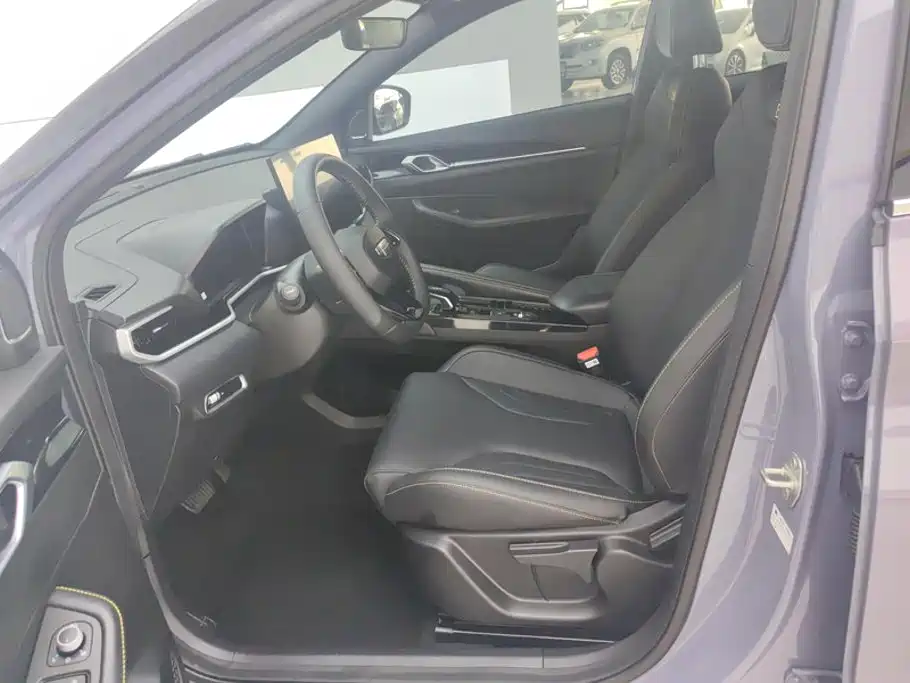 Geely Binyue — миниатюра 9