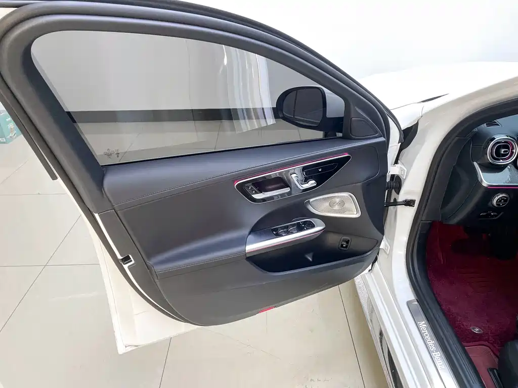 Mercedes-Benz C-Class — миниатюра 18