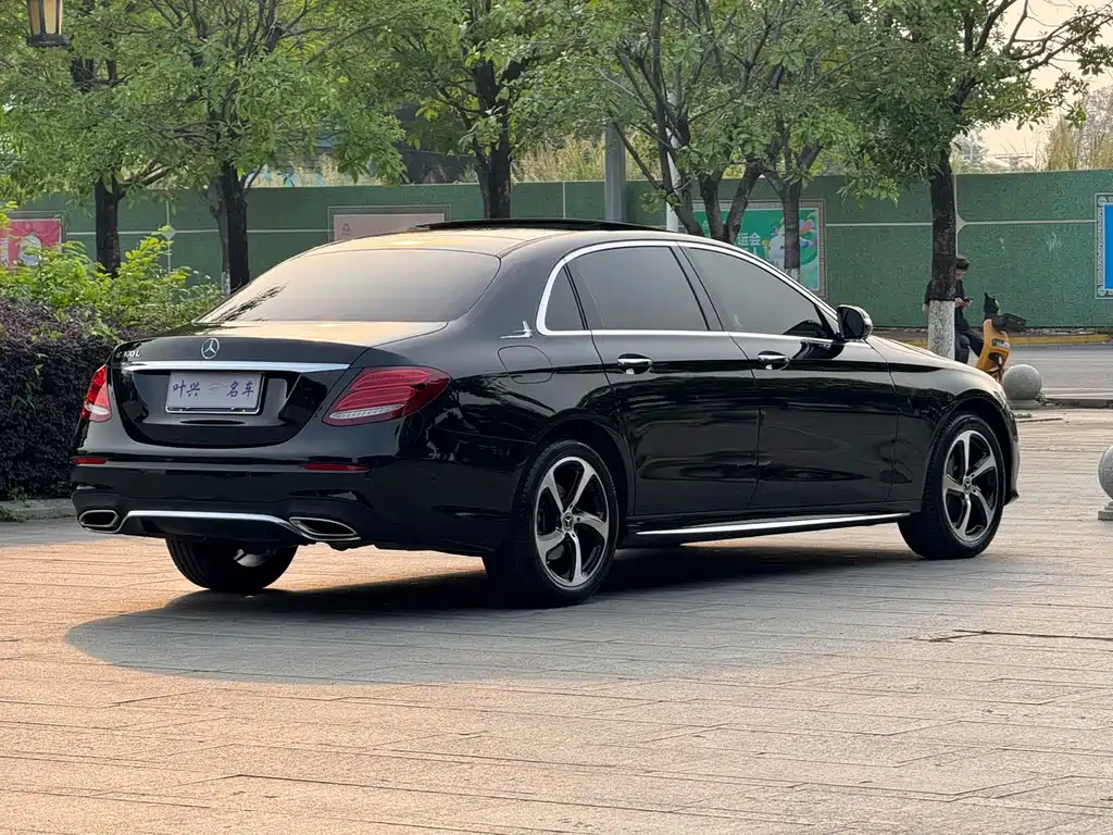 Mercedes-Benz E-Class — миниатюра 20