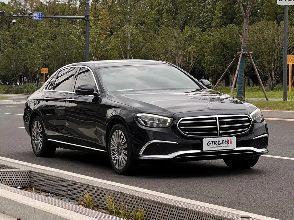 Mercedes-Benz E-Class — миниатюра 2