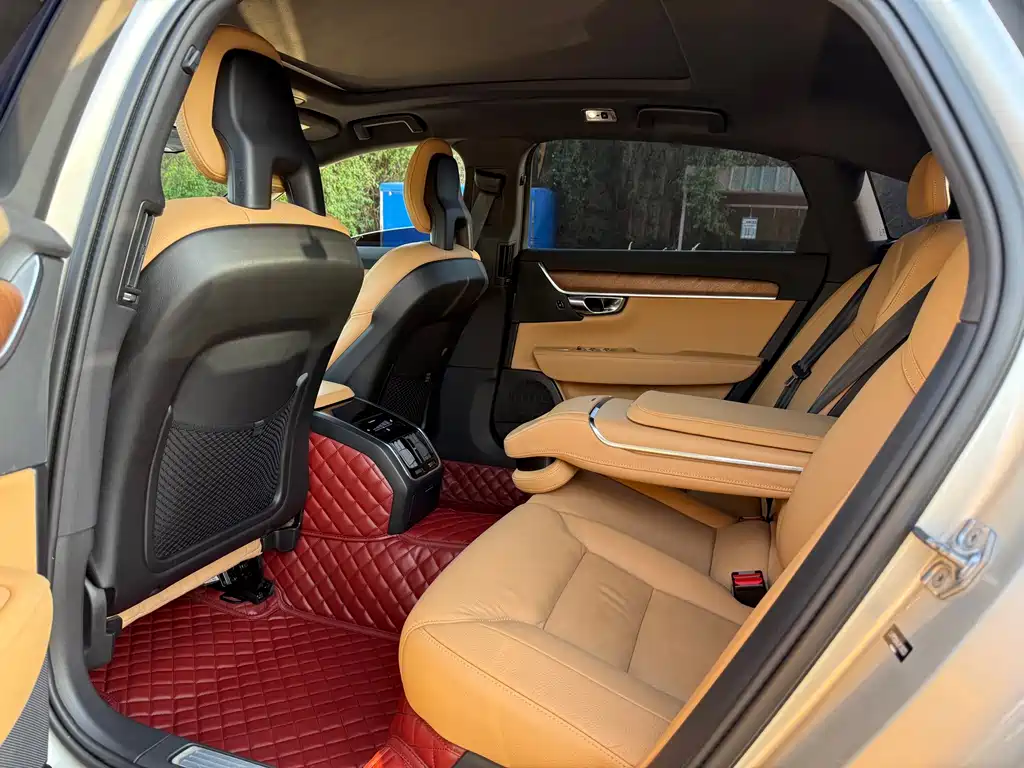 Volvo S90 — миниатюра 11