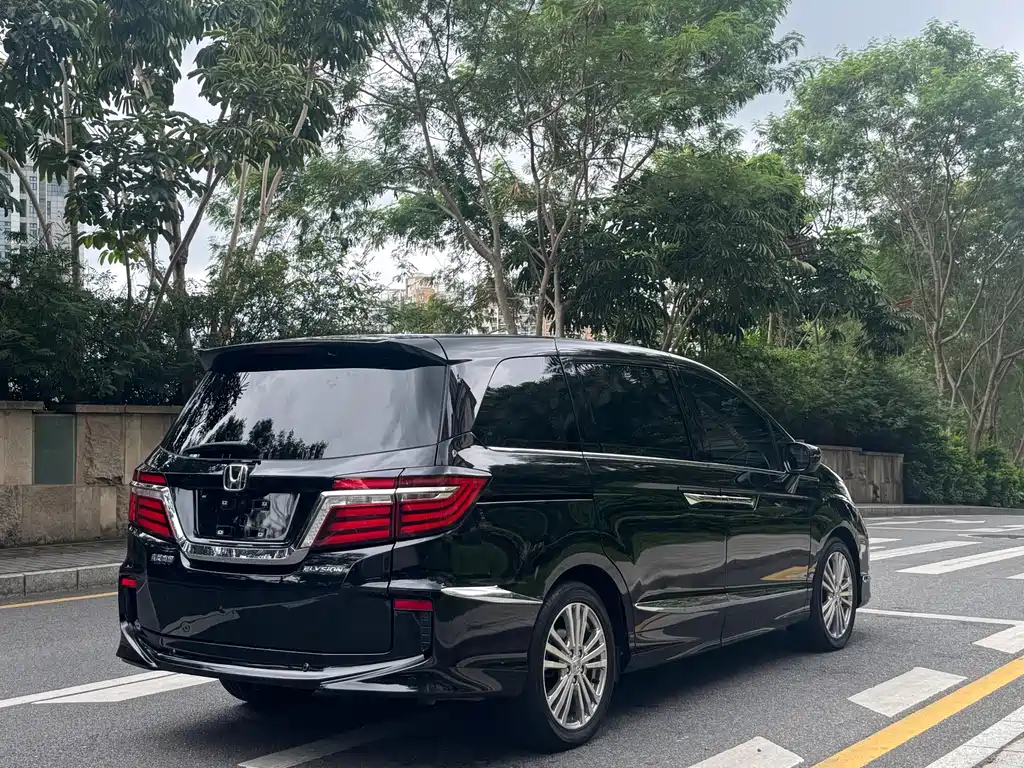 Honda Elysion — миниатюра 7