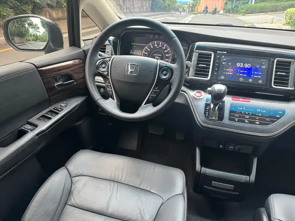 Honda Elysion — миниатюра 14