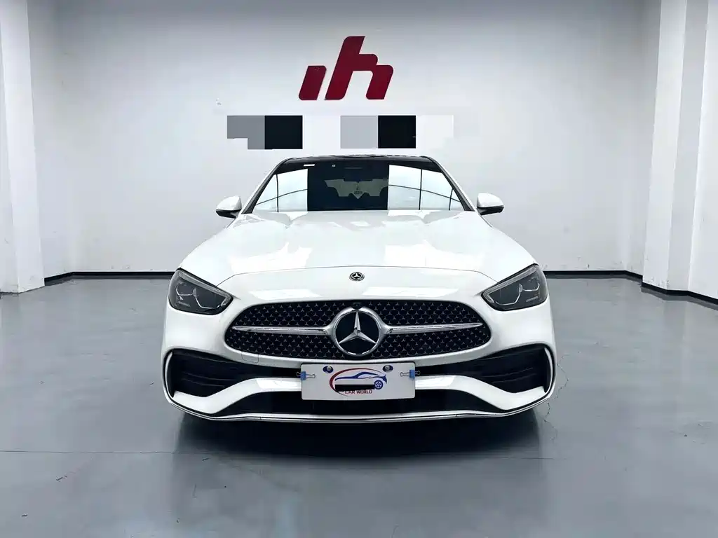 Mercedes-Benz C-Class — миниатюра 2