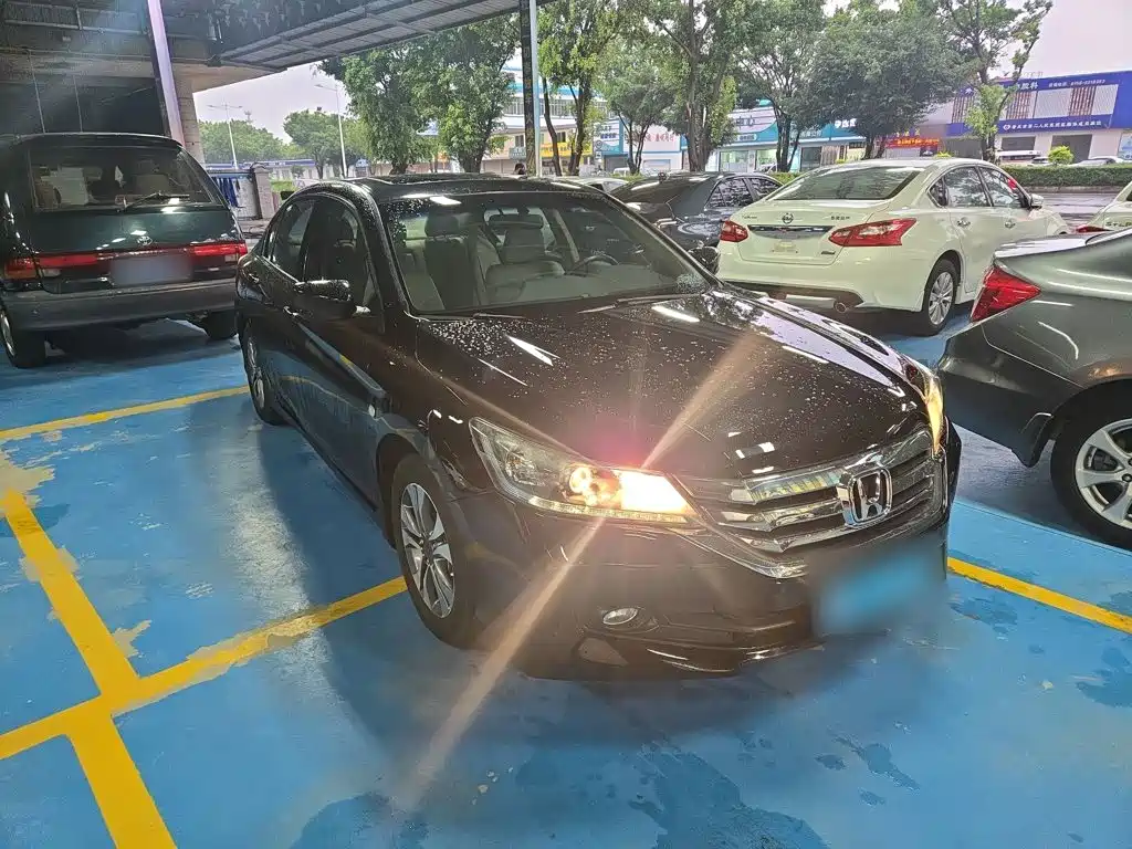 Honda Accord — миниатюра 7