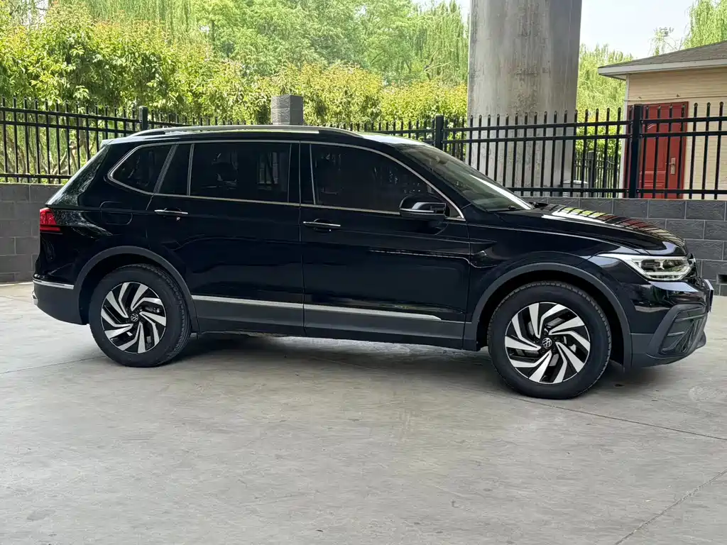 Volkswagen Tiguan L L 2025 300TSI AT
