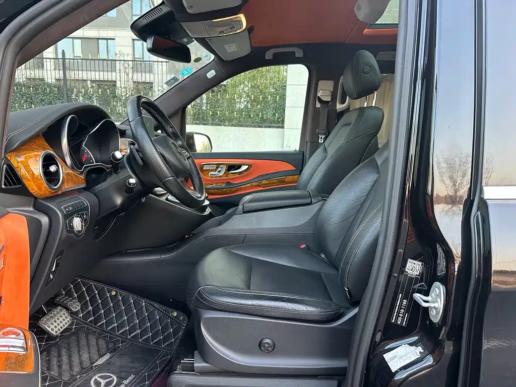 Mercedes-Benz V-Class V 260 L Premium Extended Edition, фото 7