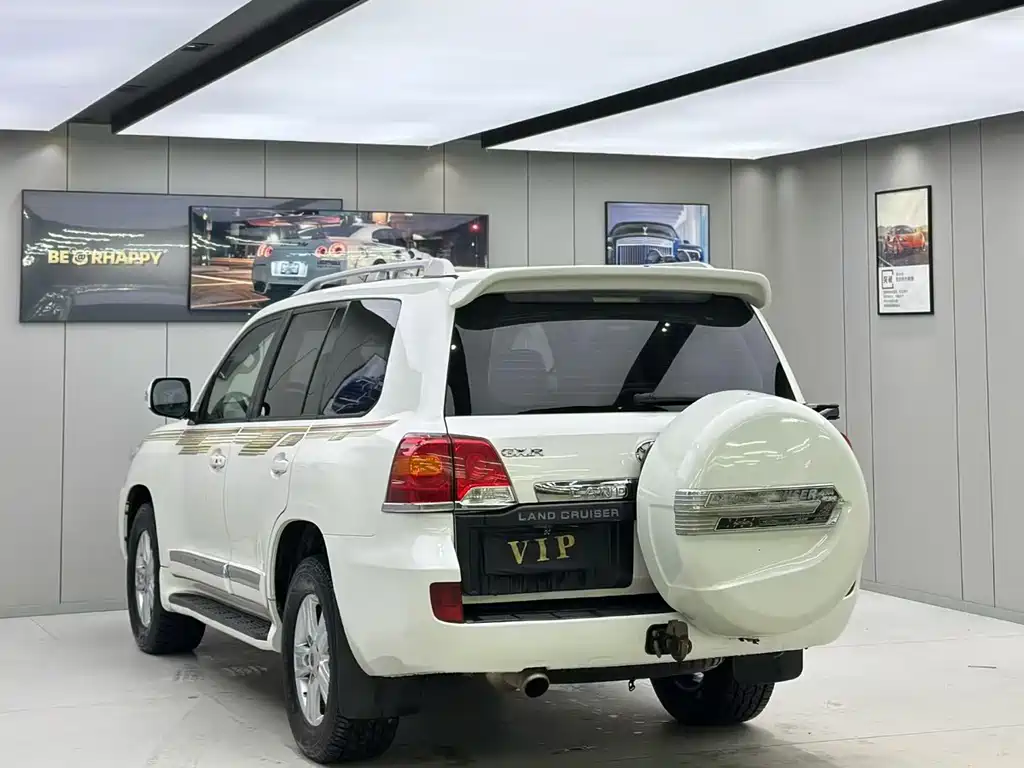 TOYOTA LAND CRUISER