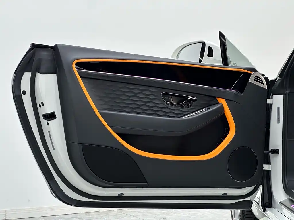 Bentley Continental PHEV — миниатюра 11