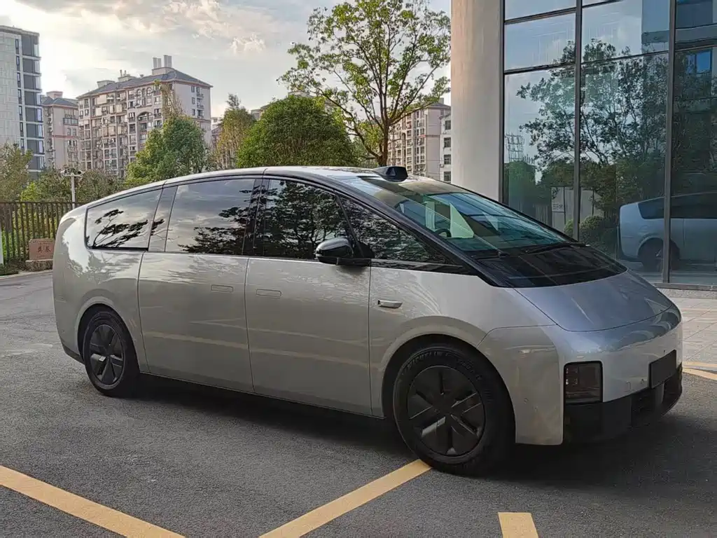 Li Auto Li MEGA — миниатюра 3