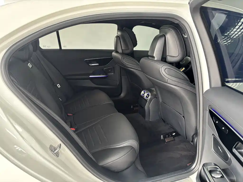 Mercedes-Benz C-Class — миниатюра 24