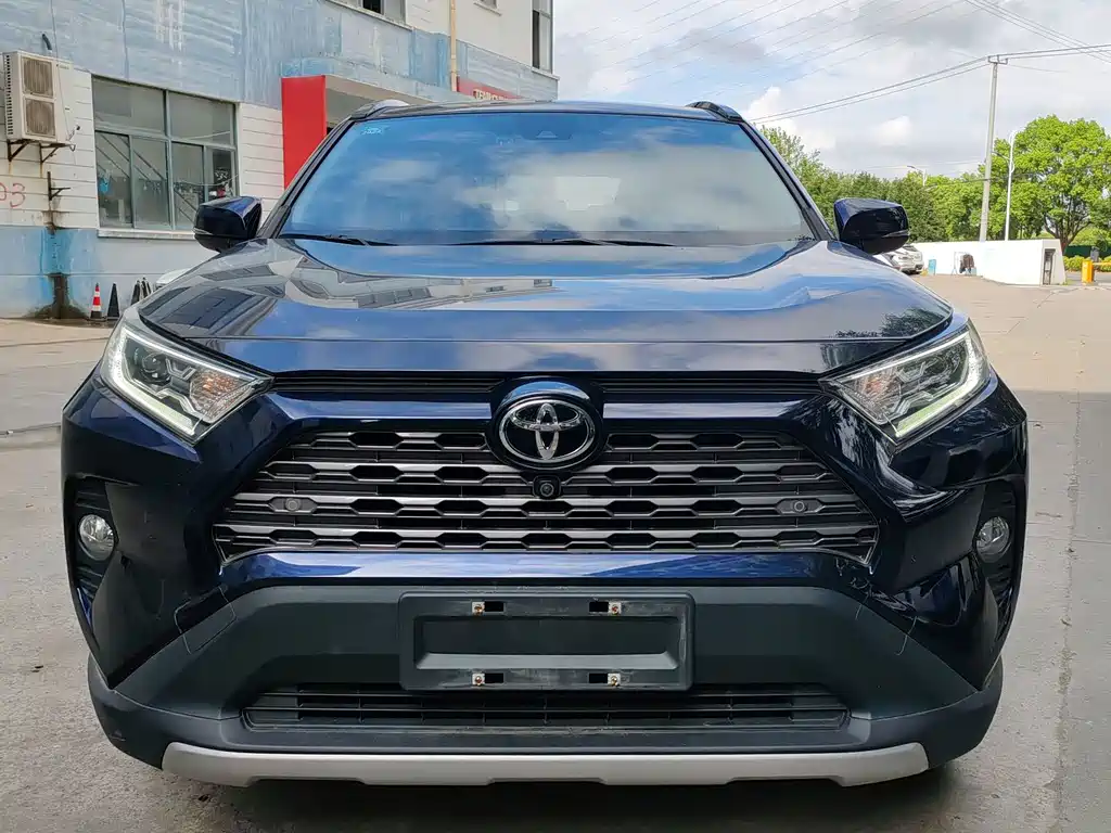 Toyota RAV4 — миниатюра 9