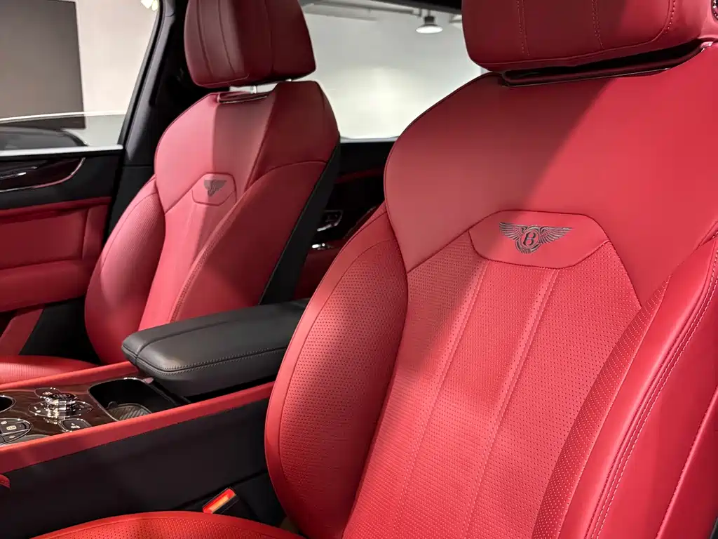 Bentley Bentayga — миниатюра 13