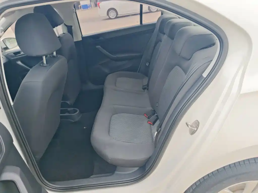 Volkswagen Santana — миниатюра 17