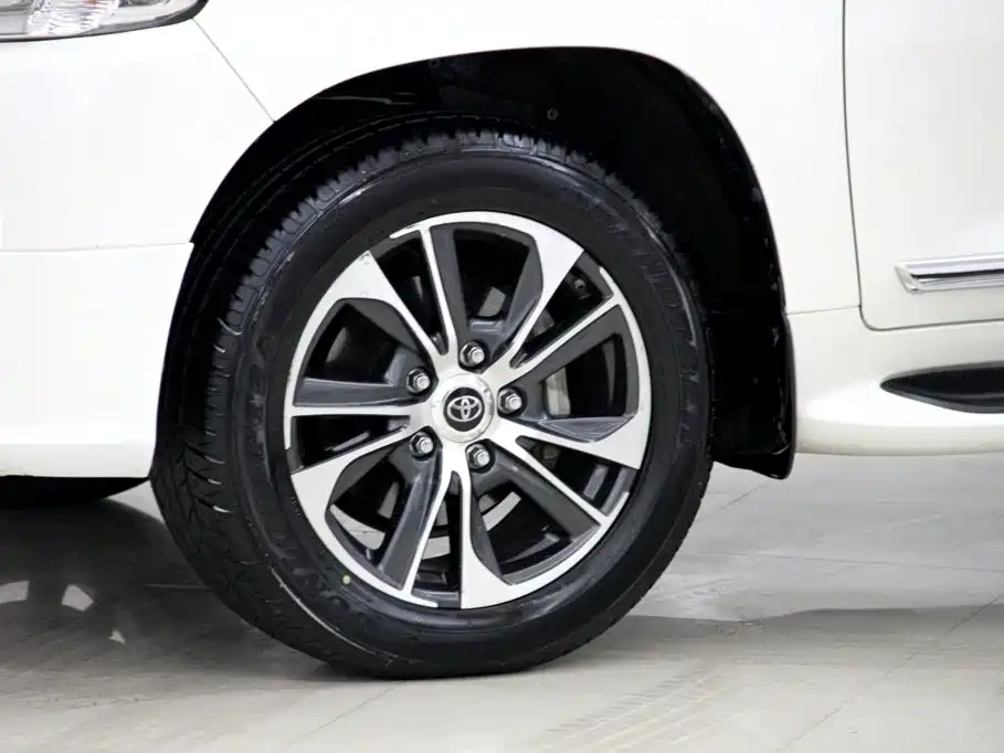 Toyota Land Cruiser — миниатюра 31