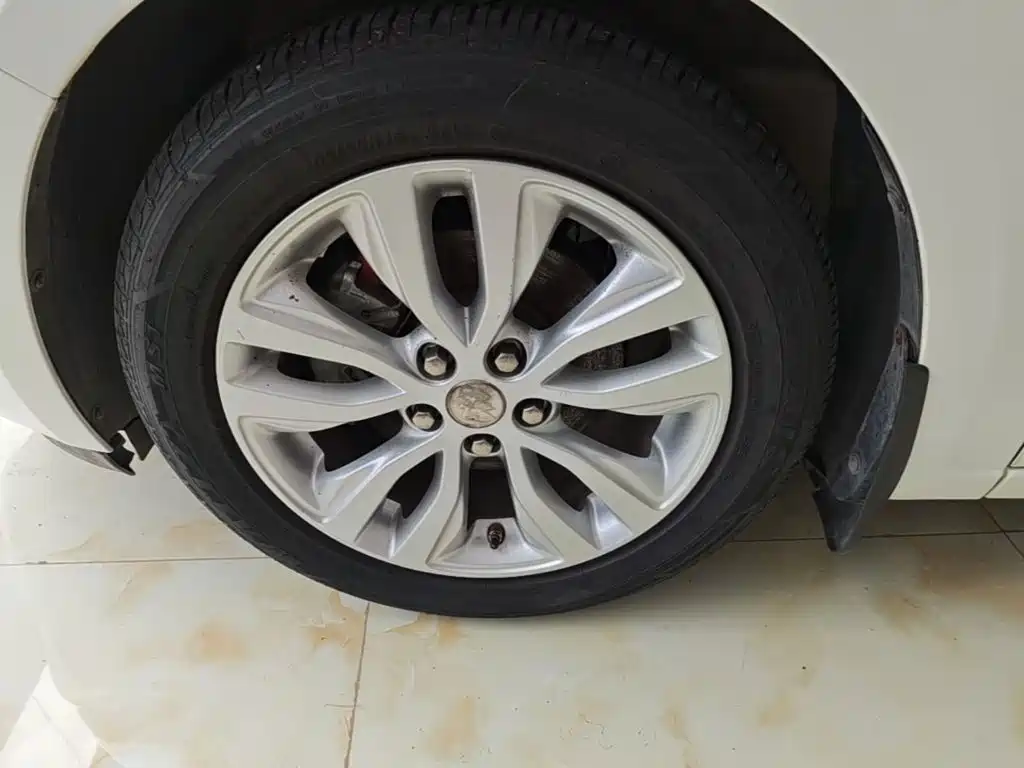 Buick Excelle — миниатюра 23