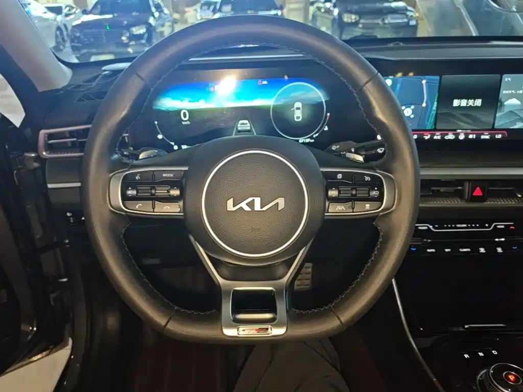 Kia K5 — миниатюра 11
