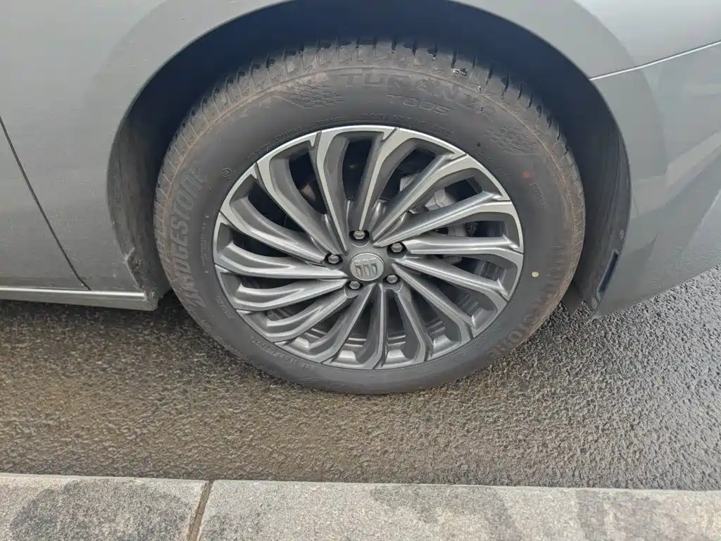Buick LaCrosse — миниатюра 8