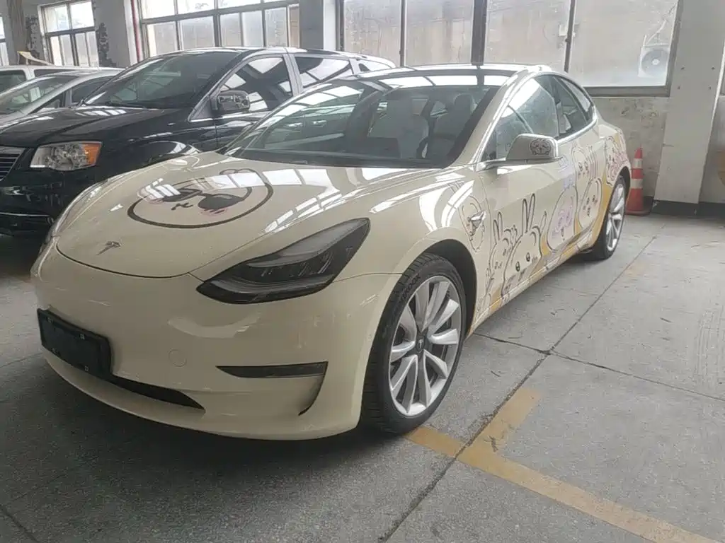 Tesla Model 3 — миниатюра 2