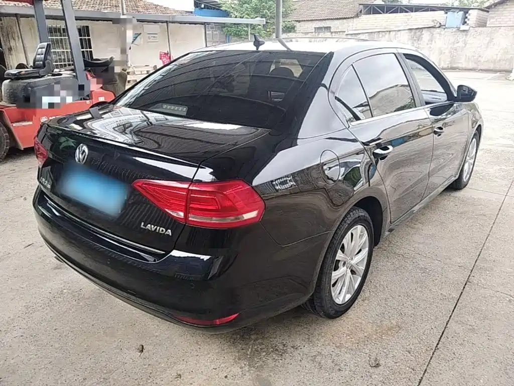 Volkswagen Lavida — миниатюра 7